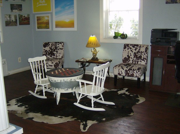 Imagen de los interiores del Hotel Days Inn & Suites By Wyndham Terre Haute. Foto 20