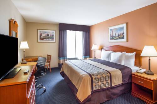 Imagen de la habitación del Hotel Days Inn & Suites By Wyndham Thibodaux. Foto 1