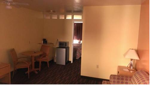 Imagen de la habitación del Hotel Days Inn & Suites By Wyndham Tucson Az. Foto 7