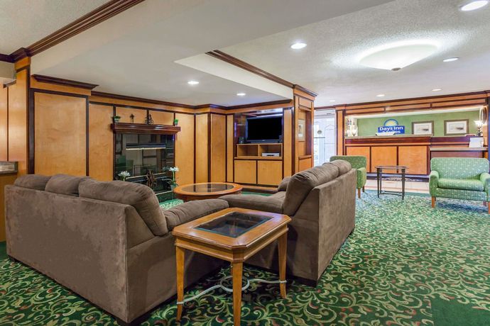 Imagen de los interiores del Hotel Days Inn & Suites By Wyndham Warren. Foto 8