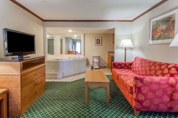 Imagen de la habitación del Hotel Days Inn & Suites By Wyndham Warren. Foto 6