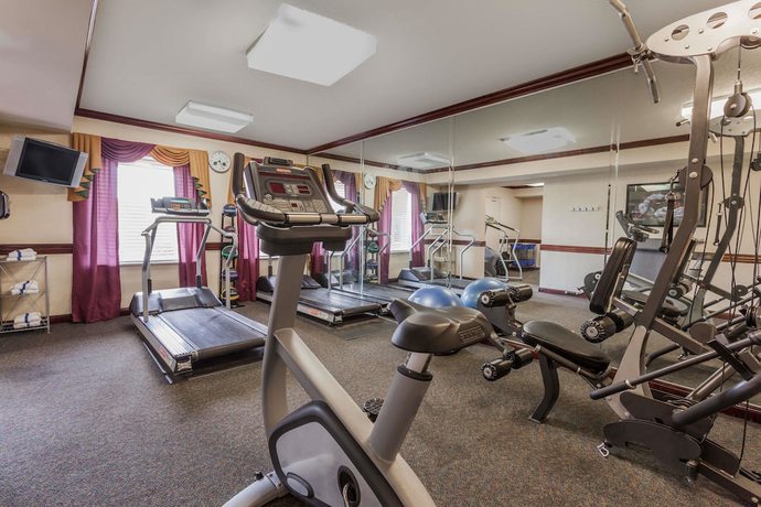 Imagen de los interiores del Hotel Days Inn & Suites By Wyndham Warren. Foto 10