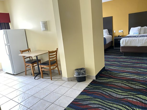 Imagen de la habitación del Hotel Days Inn & Suites by Wyndham Augusta Near Fort Gordon. Foto 4