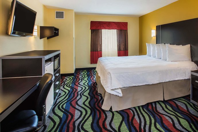 Imagen de la habitación del Hotel Days Inn & Suites by Wyndham Augusta Near Fort Gordon. Foto 11