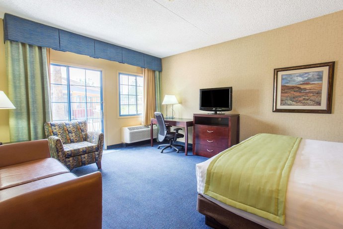 Imagen de la habitación del Hotel Days Inn & Suites by Wyndham Mesa Near Phoenix. Foto 7
