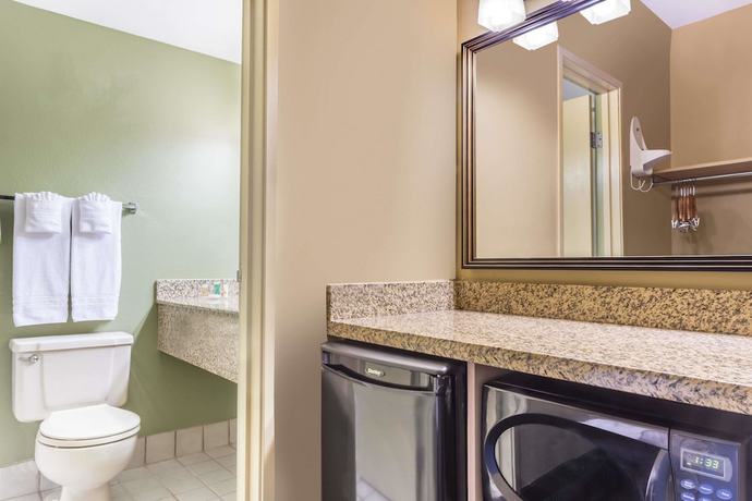 Imagen de la habitación del Hotel Days Inn & Suites by Wyndham Mesa Near Phoenix. Foto 11