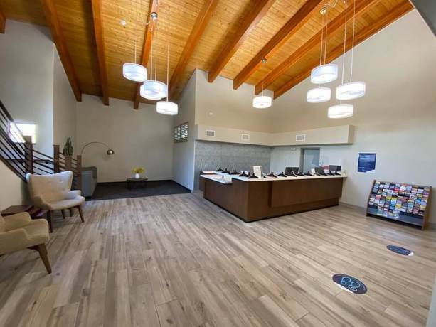 Imagen de los interiores del Hotel Days Inn & Suites by Wyndham Mesa Near Phoenix. Foto 17