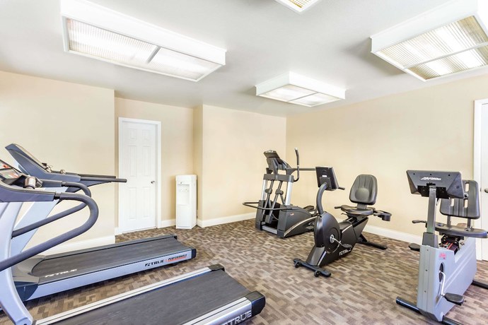 Imagen de los interiores del Hotel Days Inn & Suites by Wyndham Mesa Near Phoenix. Foto 18