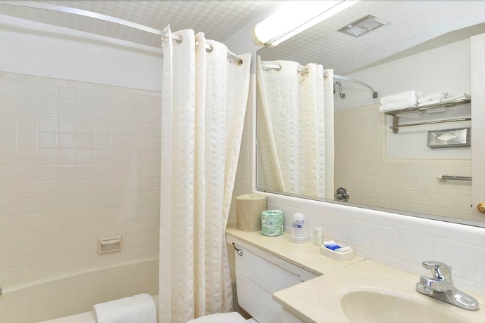 Imagen de la habitación del Hotel Days Inn & Suites by Wyndham Roseville/Detroit Area. Foto 4