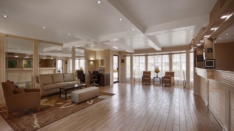 Imagen de los interiores del Hotel Days Inn & Suites by Wyndham Roseville/Detroit Area. Foto 15