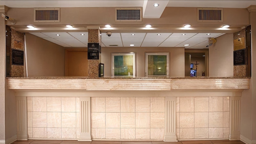 Imagen de los interiores del Hotel Days Inn & Suites by Wyndham Roseville/Detroit Area. Foto 18