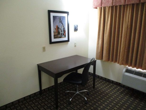 Imagen de la habitación del Hotel Days Inn & Suites by Wyndham Sam Houston Tollway. Foto 6