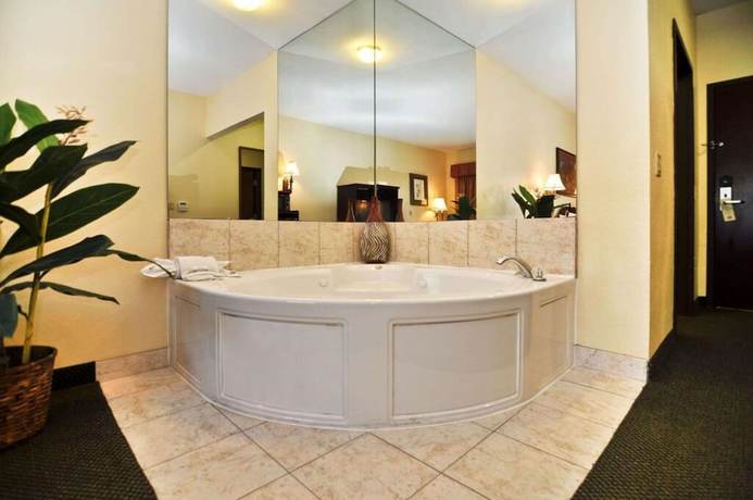 Imagen de la habitación del Hotel Days Inn & Suites by Wyndham Sam Houston Tollway. Foto 8