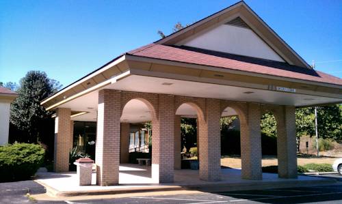 Imagen general del Hotel Days Inn and Conf Center By Wyndham Southern Pines Pinehurst. Foto 9