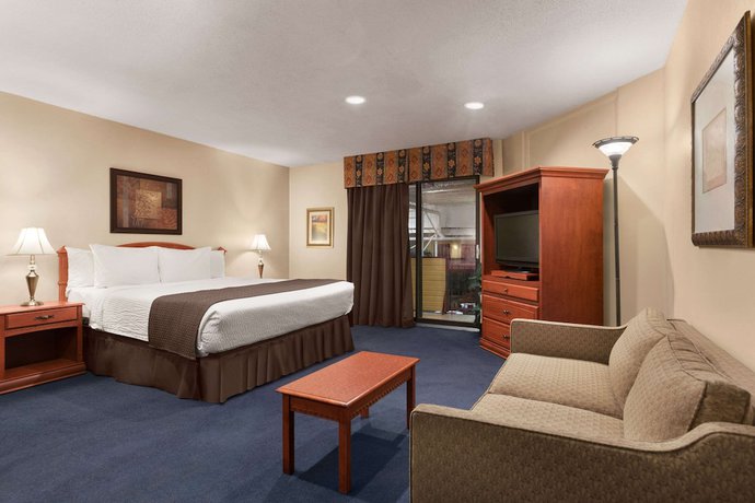 Imagen de la habitación del Hotel Days Inn and Conference Centre by Wyndham Blainville. Foto 7