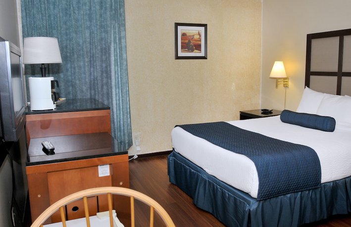 Imagen de la habitación del Hotel Days Inn and Conference Centre by Wyndham Blainville. Foto 13