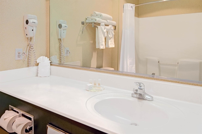 Imagen de la habitación del Hotel Days Inn and Suites By Wyndham Airport Albuquerque. Foto 11