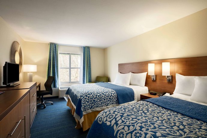 Imagen de la habitación del Hotel Days Inn and Suites By Wyndham Altoona. Foto 6