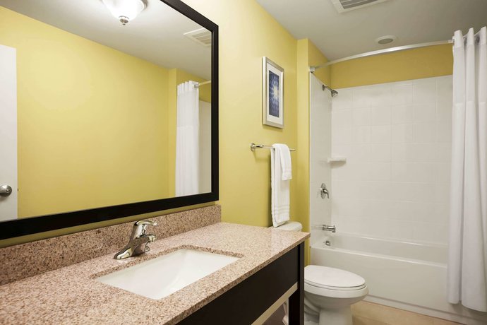 Imagen de la habitación del Hotel Days Inn and Suites By Wyndham Altoona. Foto 7
