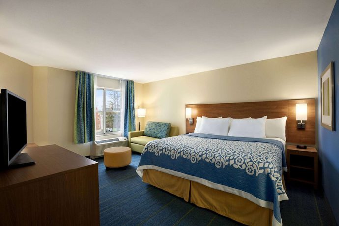 Imagen de la habitación del Hotel Days Inn and Suites By Wyndham Altoona. Foto 9
