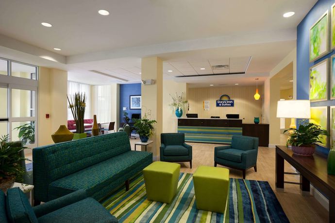 Imagen de los interiores del Hotel Days Inn and Suites By Wyndham Altoona. Foto 13