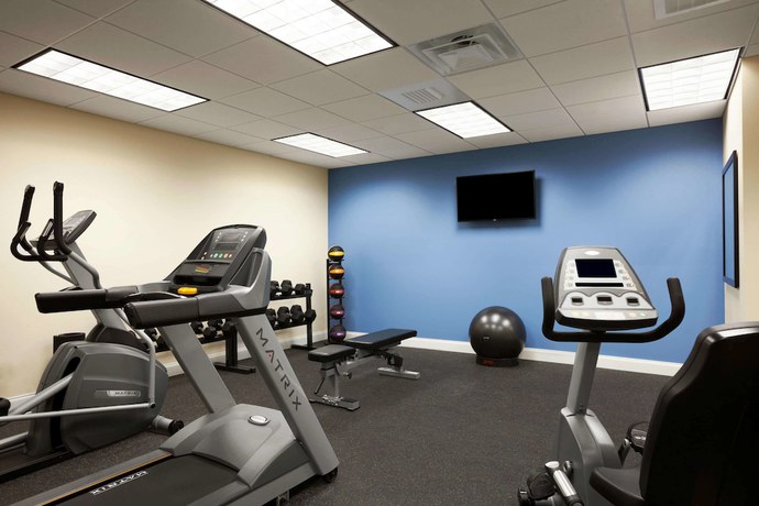 Imagen de los interiores del Hotel Days Inn and Suites By Wyndham Altoona. Foto 17