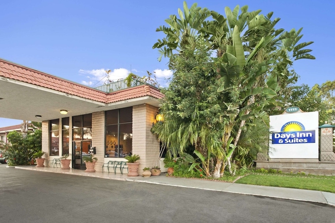 Imagen general del Hotel Days Inn and Suites By Wyndham Anaheim At Disneyland Park. Foto 3