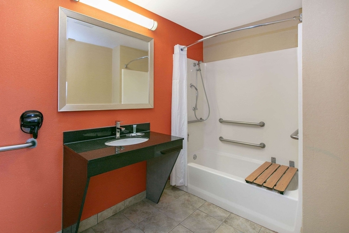 Imagen de la habitación del Hotel Days Inn and Suites By Wyndham Arlington Near Six Flags. Foto 5