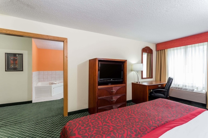 Imagen de la habitación del Hotel Days Inn and Suites By Wyndham Bloomington/normal Il. Foto 3