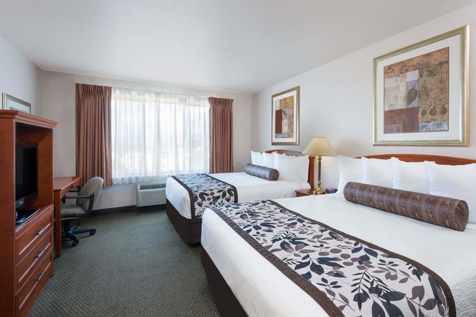 Imagen de la habitación del Hotel Days Inn and Suites By Wyndham Bozeman. Foto 7