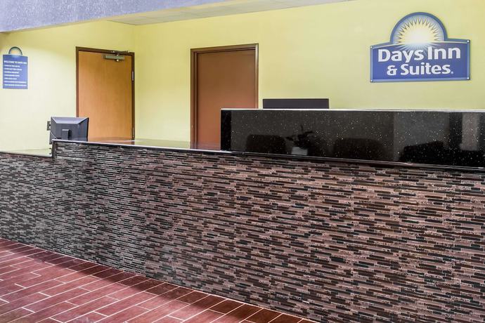 Imagen de los interiores del Hotel Days Inn and Suites By Wyndham Casey. Foto 14