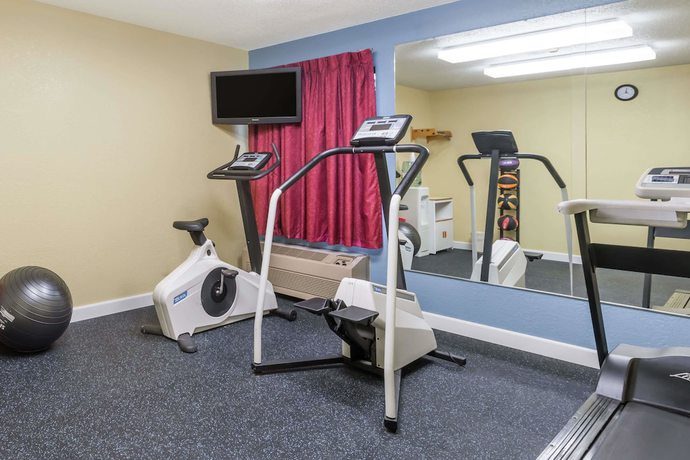Imagen de los interiores del Hotel Days Inn and Suites By Wyndham Casey. Foto 15