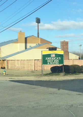 Imagen general del Hotel Days Inn and Suites By Wyndham Caseyville. Foto 1