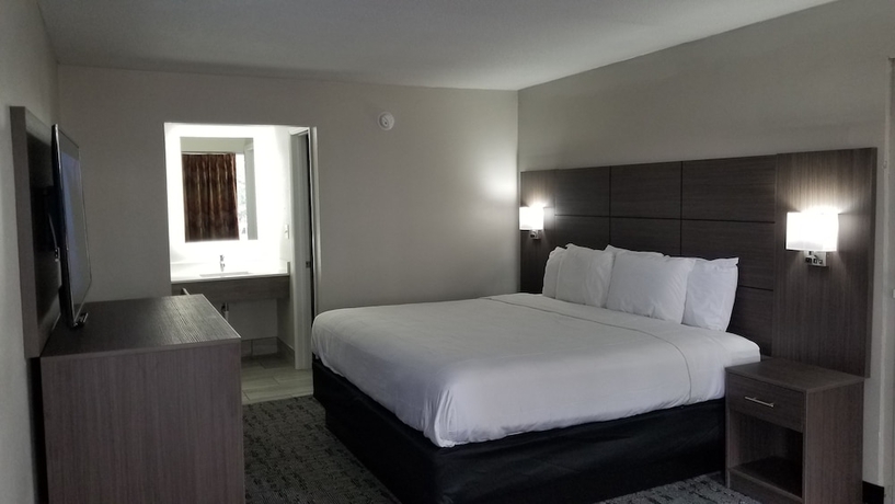 Imagen de la habitación del Hotel Days Inn and Suites By Wyndham Charleston Airport West. Foto 12