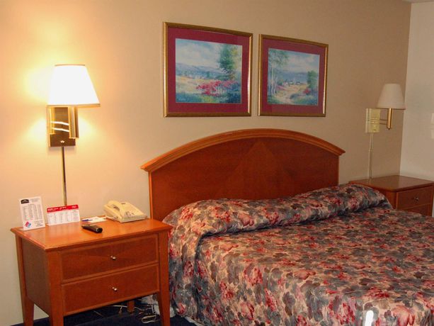 Imagen de la habitación del Hotel Days Inn and Suites By Wyndham Cincinnati North. Foto 5