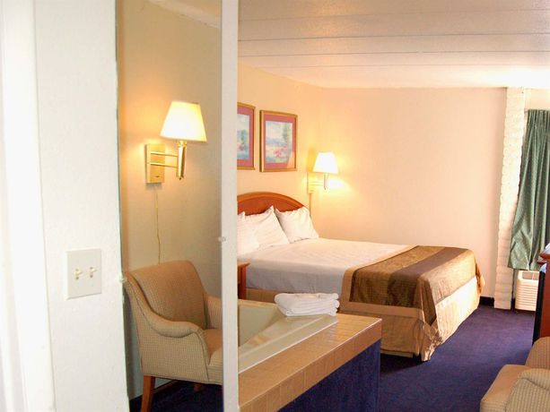 Imagen de la habitación del Hotel Days Inn and Suites By Wyndham Cincinnati North. Foto 12