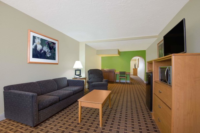 Imagen de la habitación del Hotel Days Inn and Suites By Wyndham Clovis. Foto 10