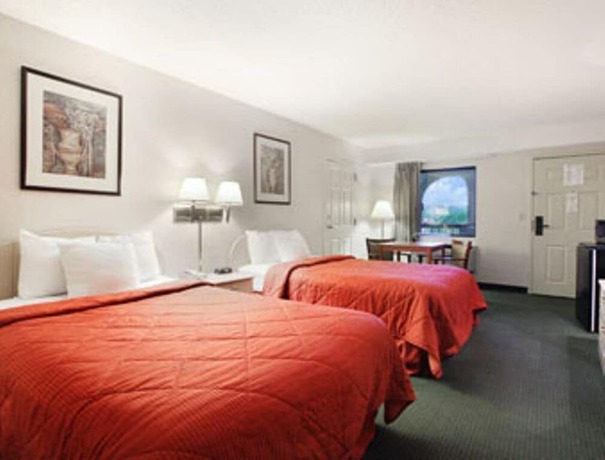 Imagen de la habitación del Hotel Days Inn and Suites By Wyndham Columbia Airport. Foto 10