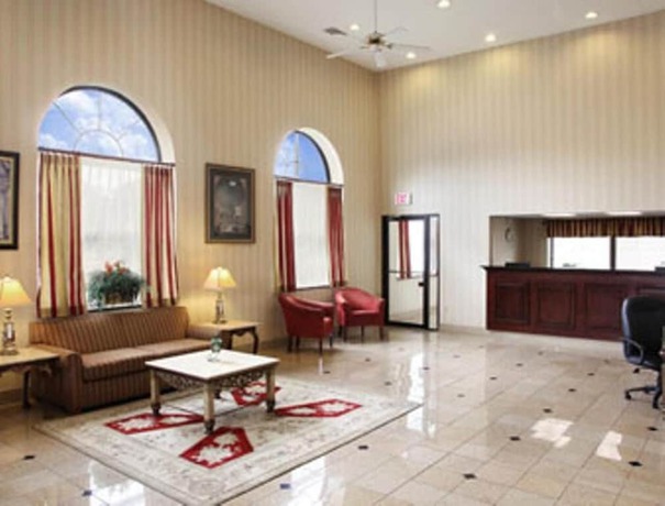 Imagen de los interiores del Hotel Days Inn and Suites By Wyndham Columbia Airport. Foto 14