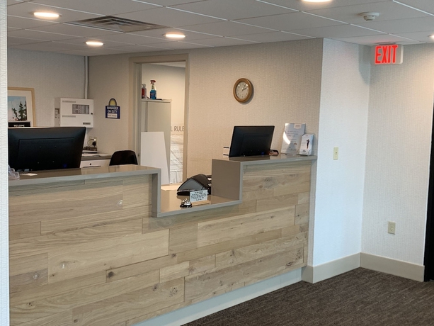 Imagen de los interiores del Hotel Days Inn and Suites By Wyndham Duluth By The Mall. Foto 19