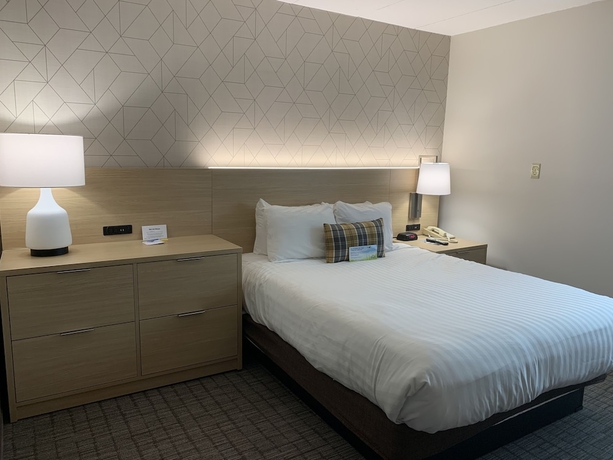 Imagen de la habitación del Hotel Days Inn and Suites By Wyndham Duluth By The Mall. Foto 12