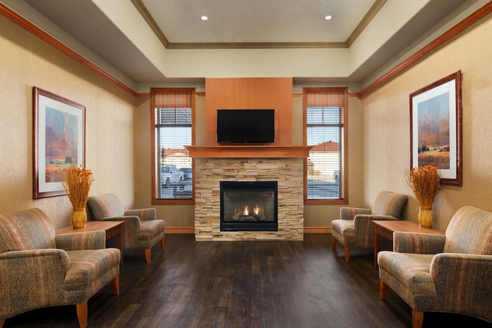 Imagen de los interiores del Hotel Days Inn and Suites By Wyndham Edmonton Airport. Foto 17