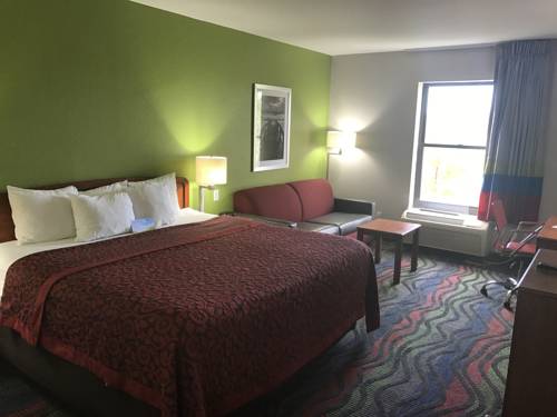 Imagen de la habitación del Hotel Days Inn and Suites By Wyndham Fort Myers Near Jetblue Park. Foto 8