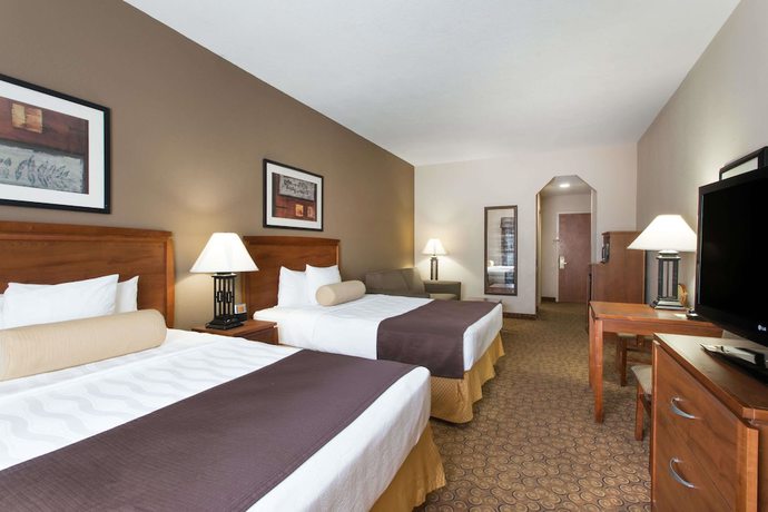 Imagen de la habitación del Hotel Days Inn and Suites By Wyndham Fort Pierce I-95. Foto 2