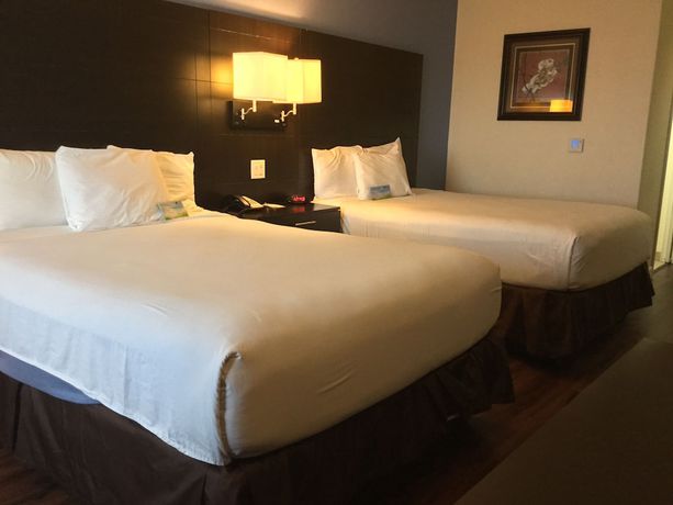 Imagen de la habitación del Hotel Days Inn and Suites By Wyndham Galveston West/seawall. Foto 10