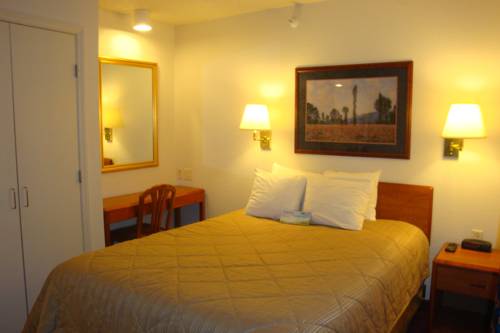 Imagen de la habitación del Hotel Days Inn and Suites By Wyndham Green Bay Wi.. Foto 9