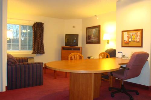Imagen de la habitación del Hotel Days Inn and Suites By Wyndham Green Bay Wi.. Foto 11