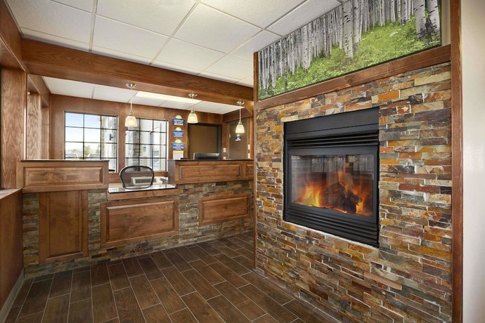 Imagen de los interiores del Hotel Days Inn and Suites By Wyndham Gunnison. Foto 20