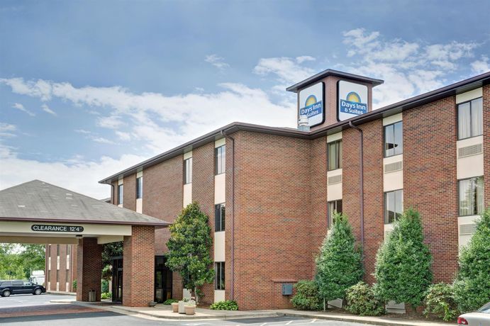 Imagen general del Hotel Days Inn and Suites By Wyndham Hickory. Foto 3