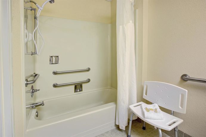 Imagen de la habitación del Hotel Days Inn and Suites By Wyndham Hickory. Foto 9